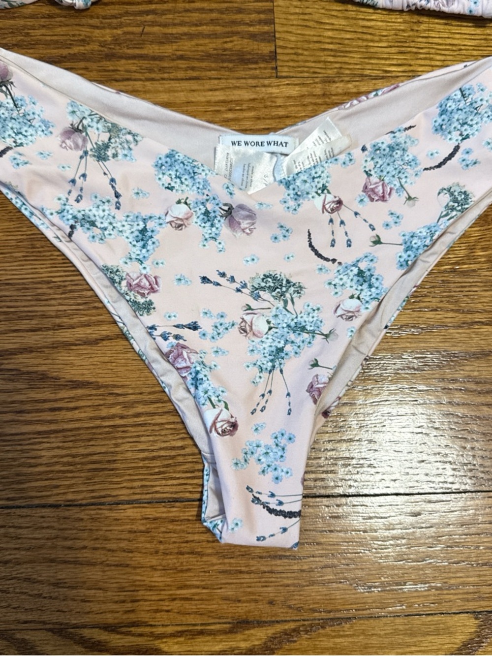 WeWoreWhat bikini set - floral S - Picture 3 of 6